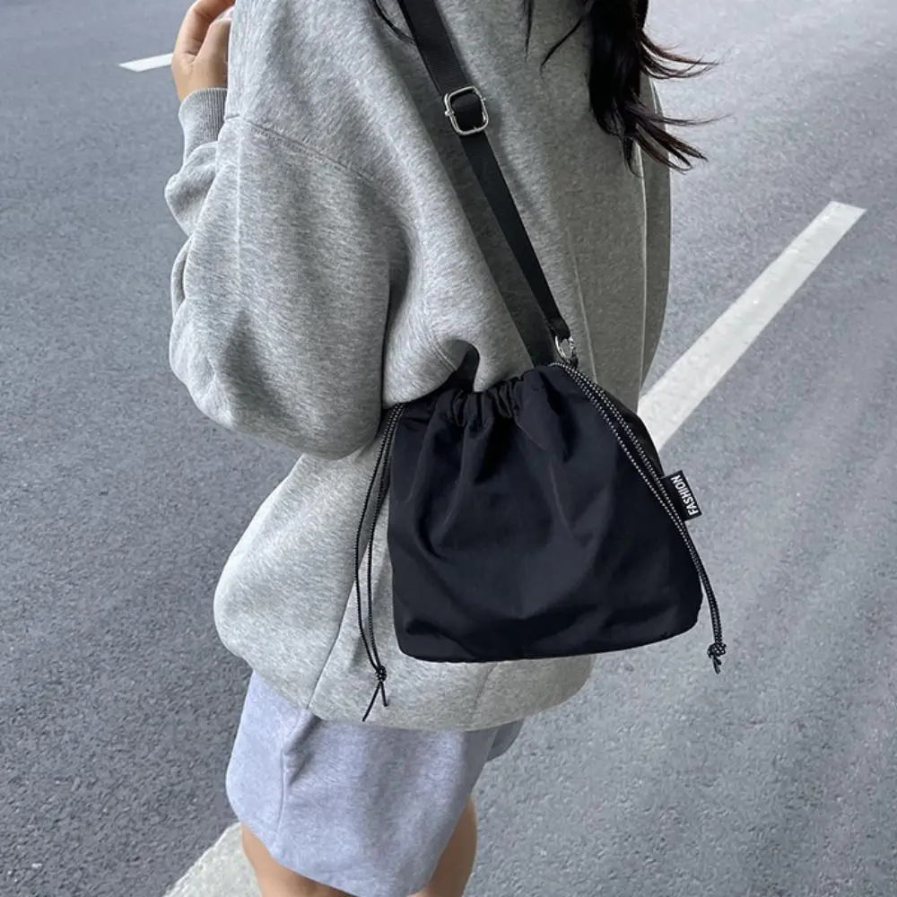 

Trendy Lightweight Drawstring Bag Commute Large Capacity Shoulder Bag Fashion Oxford Crossbody Bag Girls
