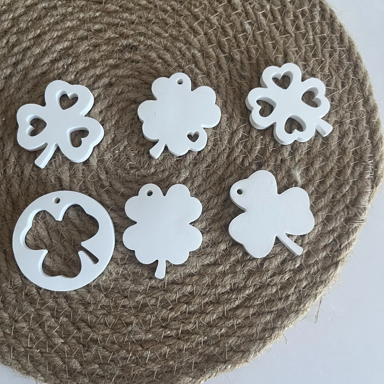 Four-leaf Clover Keychain Silicone Mold 6 with Four-leaf Clover Pendant Listing Gypsum Epoxy Mould