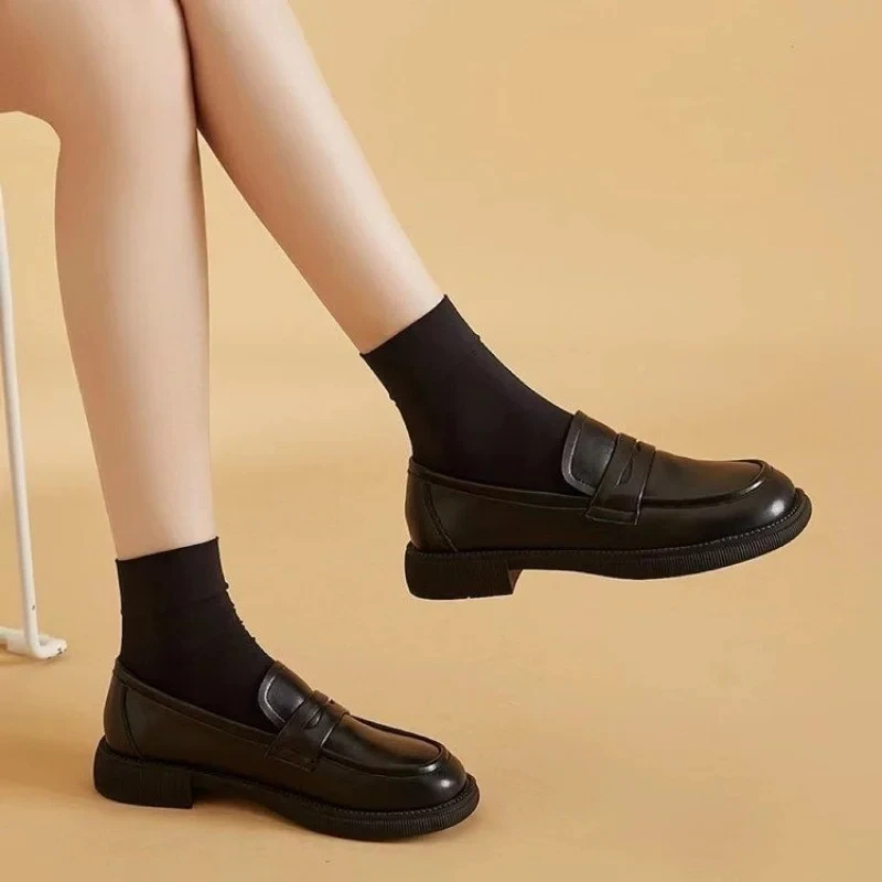 

Women's Soft Sole Loafers - Comfortable Slip-On Flats, Suitable for Commuting and Casual Wear, Minimalist Design, Mother's Shoes