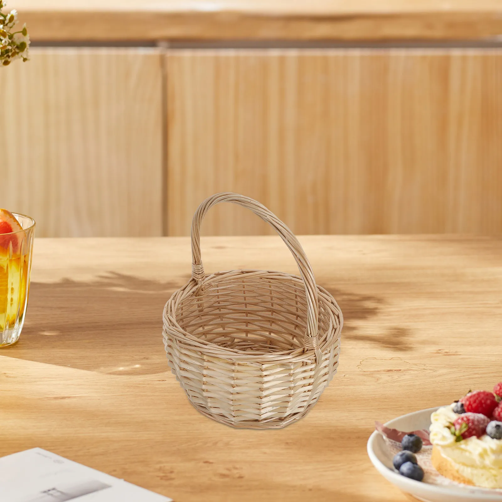 Handwoven Willow Basket with Handle Decorative Woven Storage Basket for Picnic Travel Flower Arrangement Market Gathering