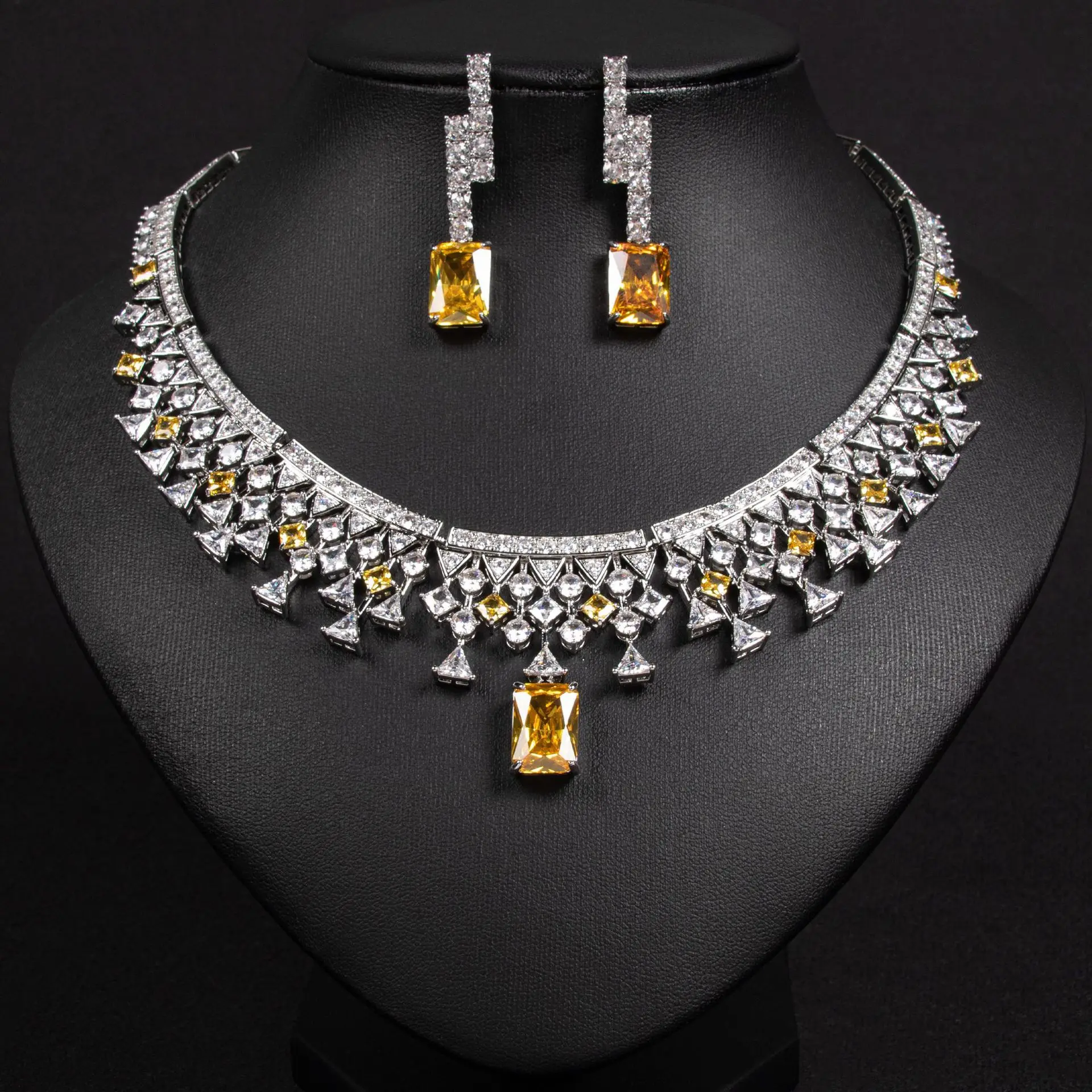 HIBRIDE New Luxury Ladies Zirconia Jewellery Triangle Decoration Necklace Earrings Set Party Prom Wedding Graduation S-605