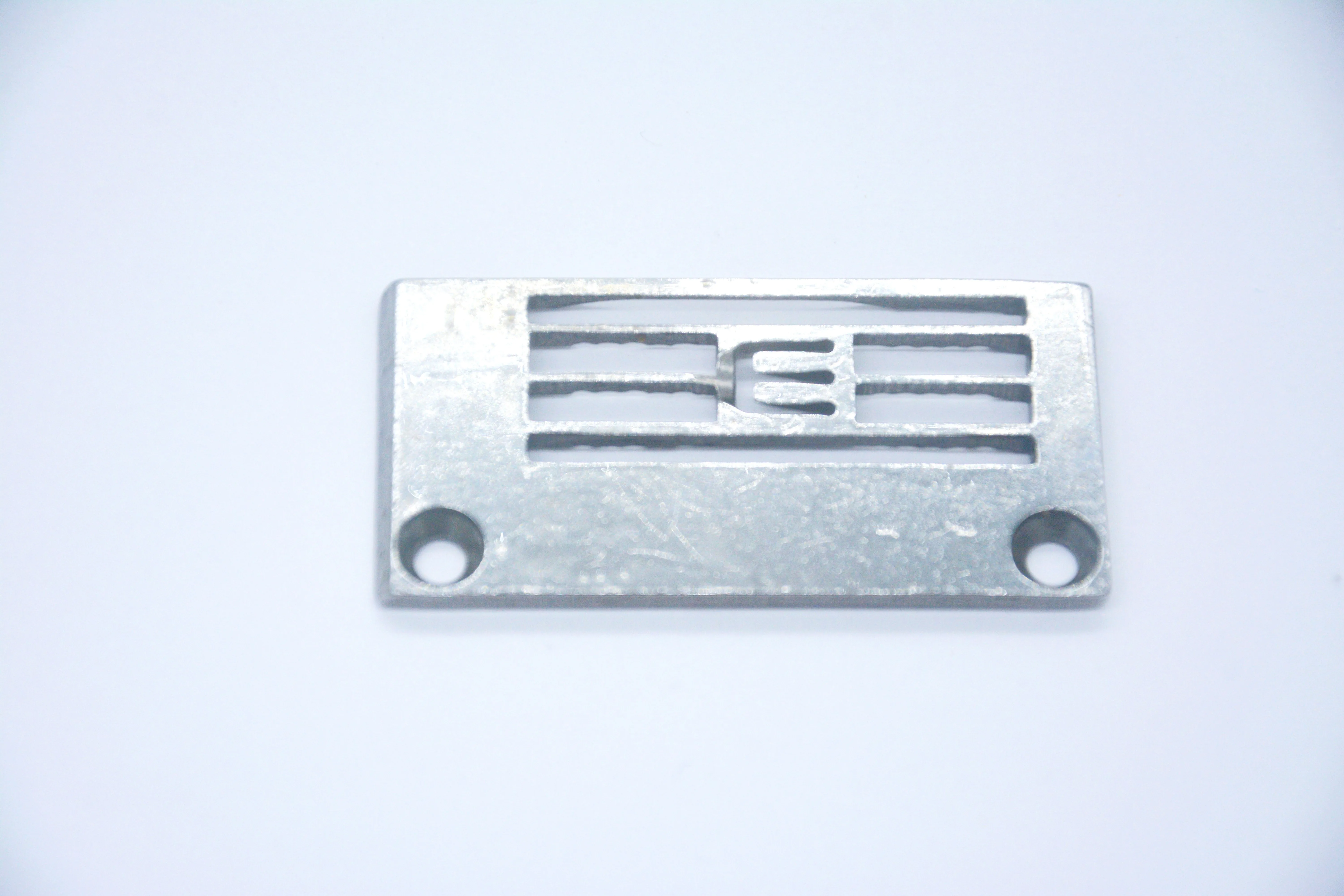 Sewing Machine Throat Plate Fit For Pegasus W500 W600 Sewing Machine 257018A56 3X5.6 Industrial Sewing Machine SPARE PARTS