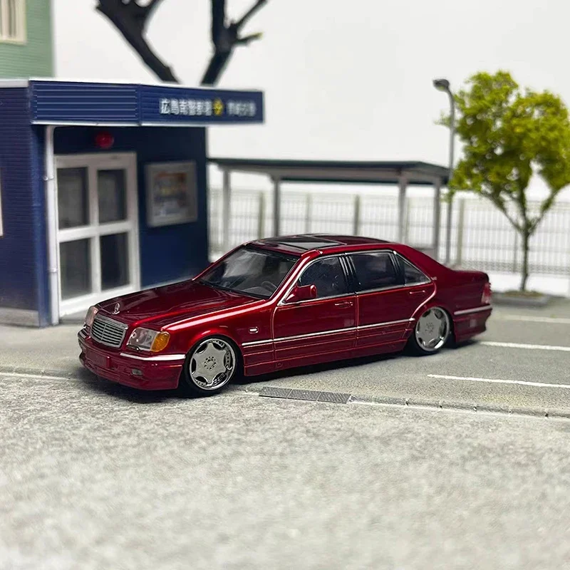 

Street Weapon 1:64 Model Car S Class Ver3.0 W140 Refitting Alloy Die-Cast Vehicle- Red