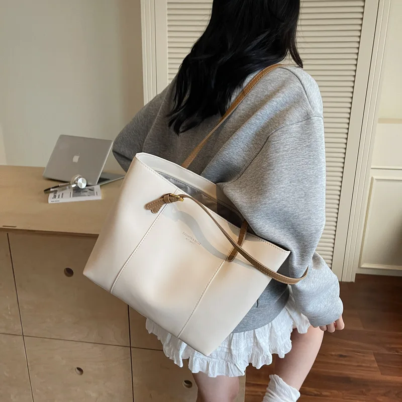 

New Retro Tote Bag Women's Simple Large-capacity Shoulder Underarm Bag Commuting and Leisure
