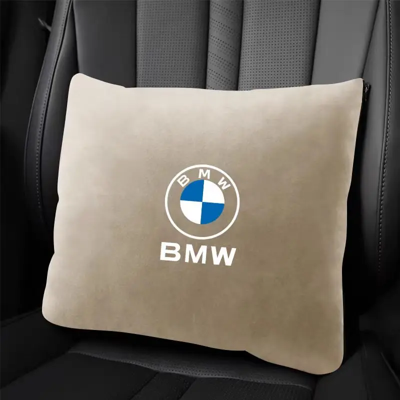 Cuscino esclusivo BMW, coperta, auto due In una coperta esclusiva, condizionatore d'aria pieghevole di fascia alta all'interno dell'auto