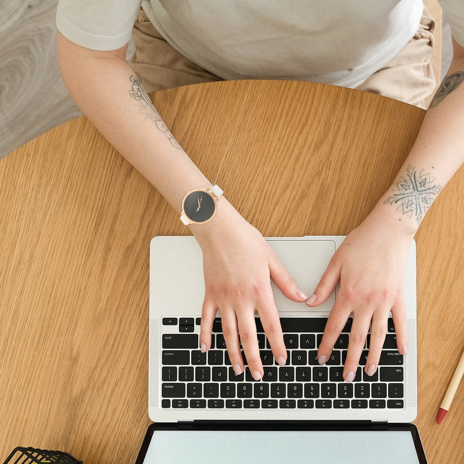 

Women Wrist Watch Stylish PU Strap Adjustable Glitter Dial Fashionable Birthday Gift Watch for Women Office Party Students