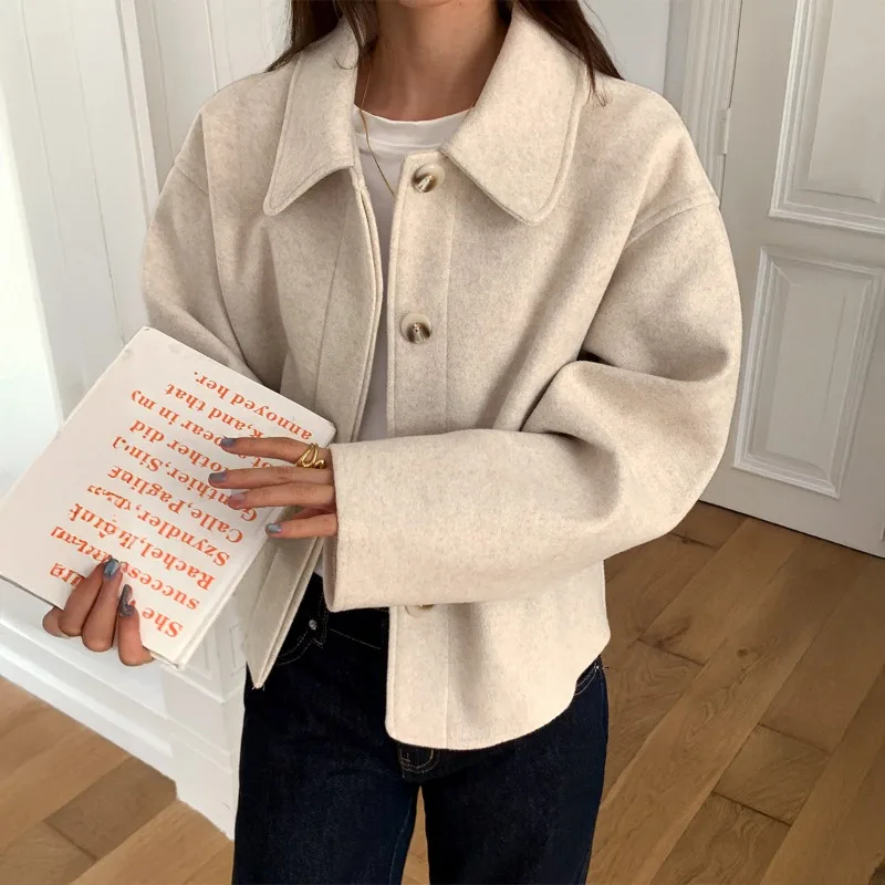 

Простая и удобная женская повседневная куртка с длинными рукавами и лацканами, верхнее пальто