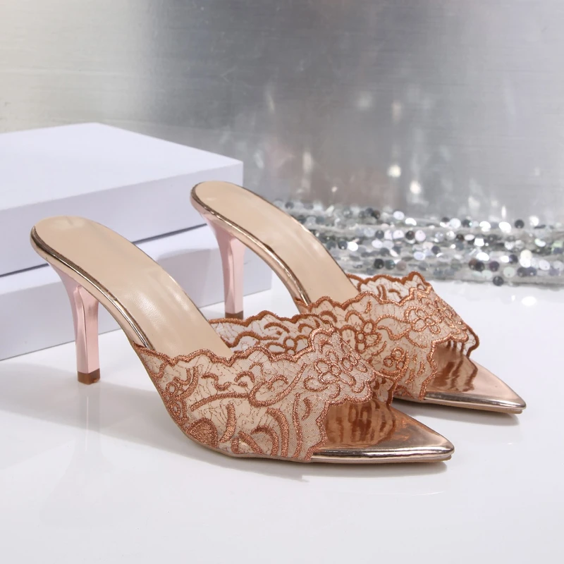 

Новые женские летние модные универсальные туфли-мюли на высоком каблуке с острым носком, с кружевной вышивкой, из сетчатого материала, удобные, 2026