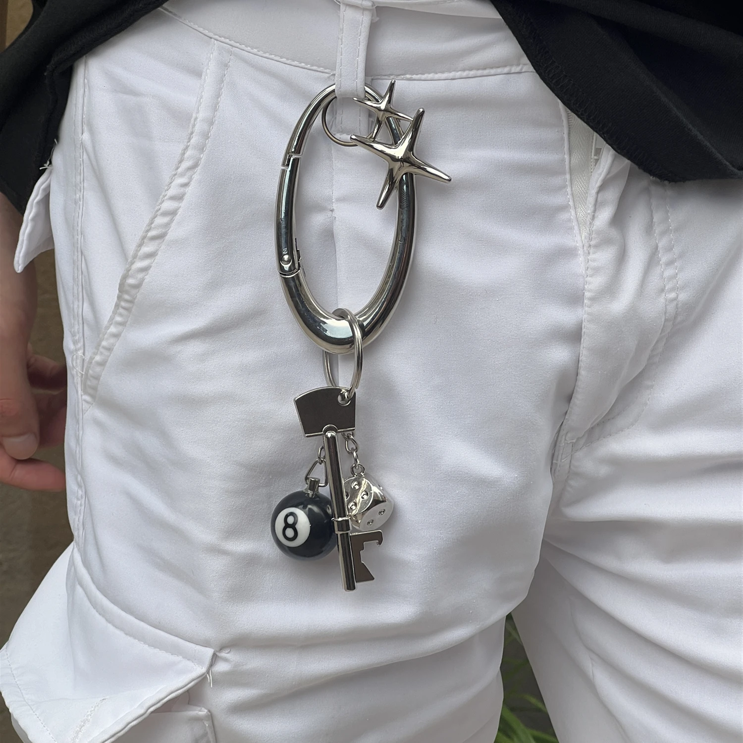 LLavero de mosquetón Starlight para hombre y mujer, colgante de mochila de Metal, dados de la suerte estéticos de lujo, negro, 8 abrebotellas