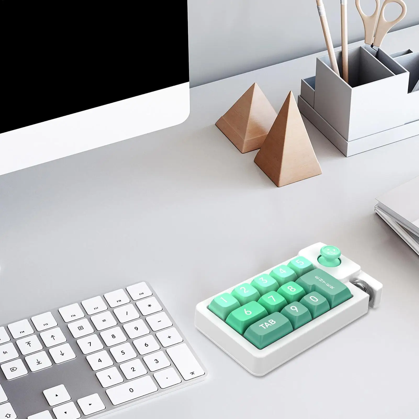 

Programmable Keypad RGB Mechanical Keyboard Hot-swappable Single-handed With Joystick Wired Number Pad For Video Editing