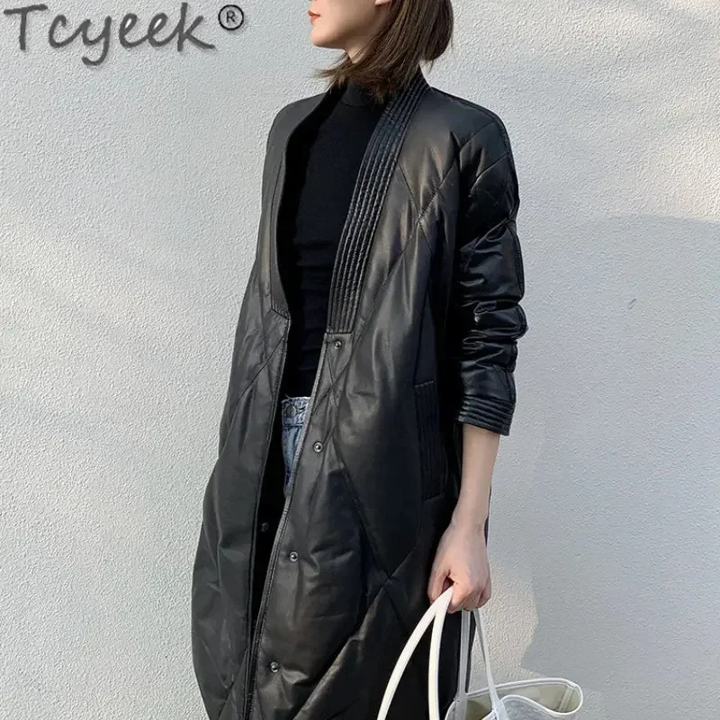 Tcyeek-女性用本革ダウンジャケット,ルーズシープスキンジャケット,暖かい服,ファッショナブル,冬,2024