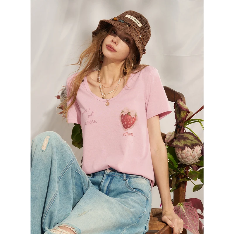 ELFSACK Strawberry Print Loose Fit Graphic Tee, Punk Street Casual Knit T-Shirt, Sweet Cool Daily Top for Women