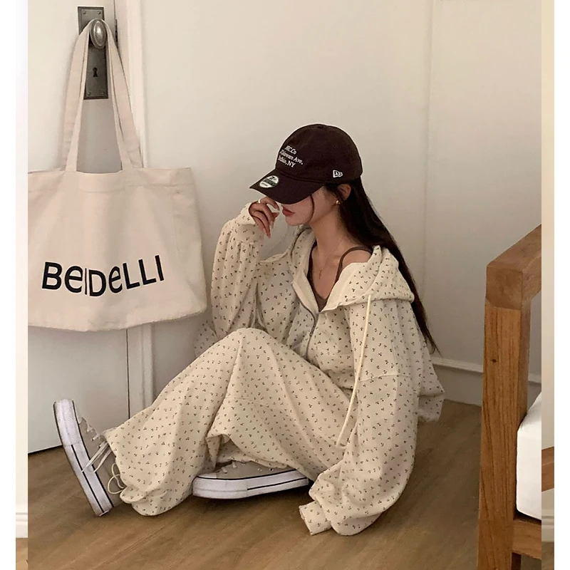 

Chic Casual Korean Sle Women's Sweatirt Set Spring 2026 Faion Print Wfle Pattern Slimming Top Versatile Leisure Wear