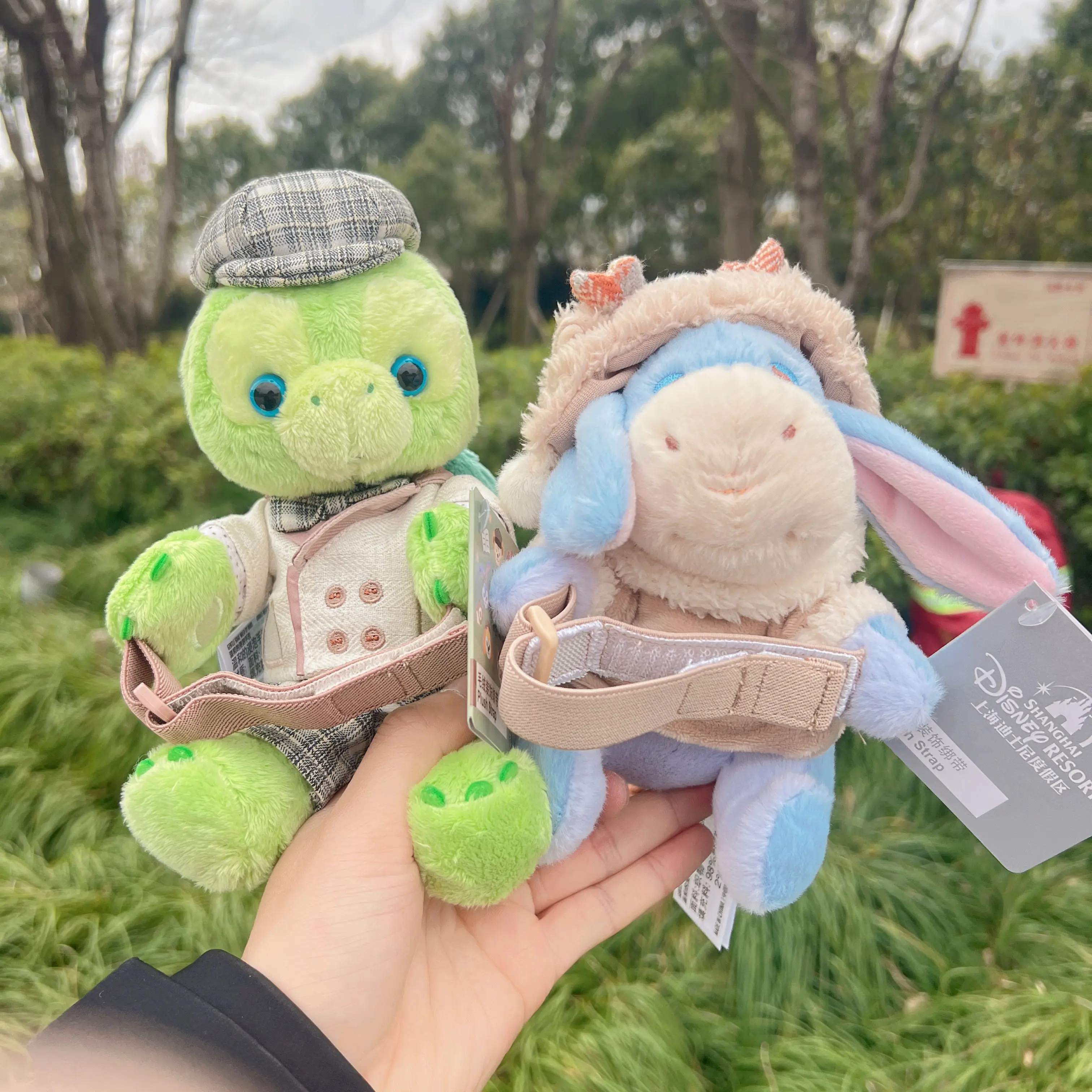 Shanghai Disney Duffy And Friend Little Class Series OluMel Eeyore Cute Cartoon Plush Curtain Straps view 2