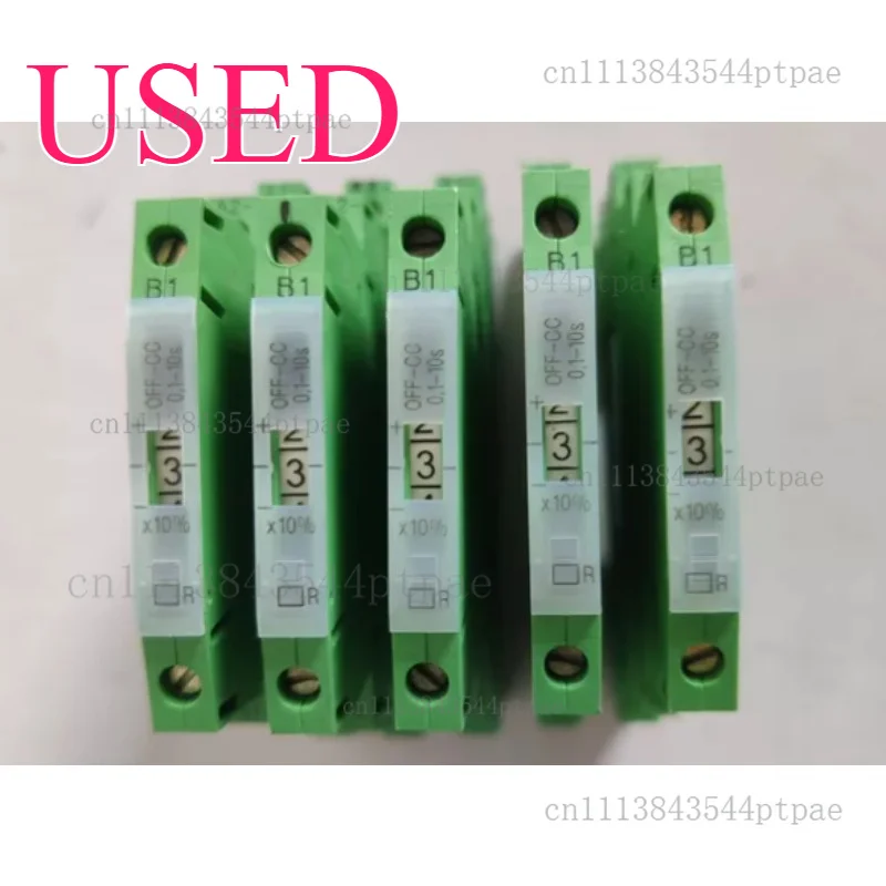 One relay: etd-bl-off-cc-10s, order number ord-no: 29 17 45 0, no: 2961105, dc24v power supply (actual picture taken)