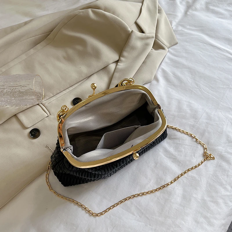 Shoulder messenger Bag Gold chunky necklace women\'s bag Pleated Gold metal frame clip bags for women small fashion lady handbag