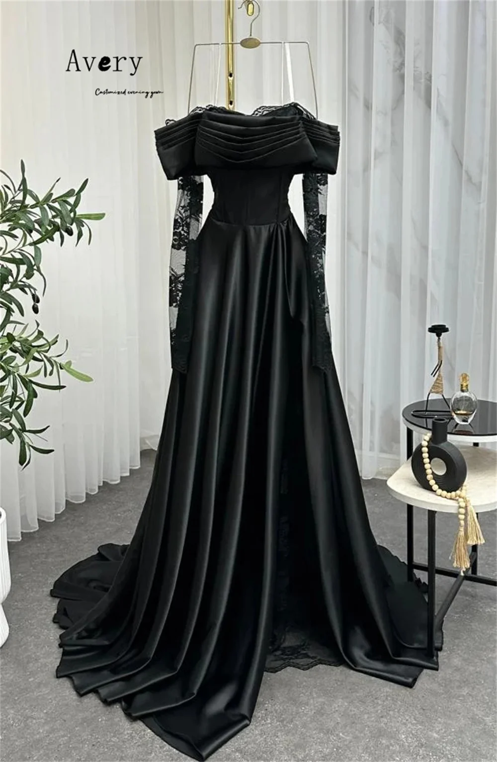 Avery Custom Schwarze Spitze Stickerei Schulterfrei Luxus Elegante Partykleider für Hochzeit Frau Damen Abendkleid Abschlussball
