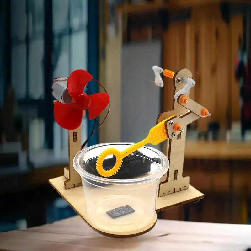 Set di apprendimento per macchine per bolle a manovella fai-da-te in legno coinvolgente per attività scientifiche per bambini.