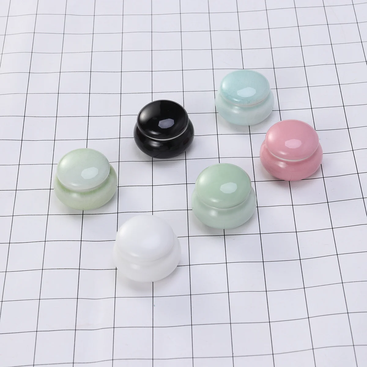 

Mini Ceramics Cream Rouge Storage Tank Portable Travel Makeup Sealed Bottle 4.6x2.7x3.5cm Sleek Strong Integrity Tea