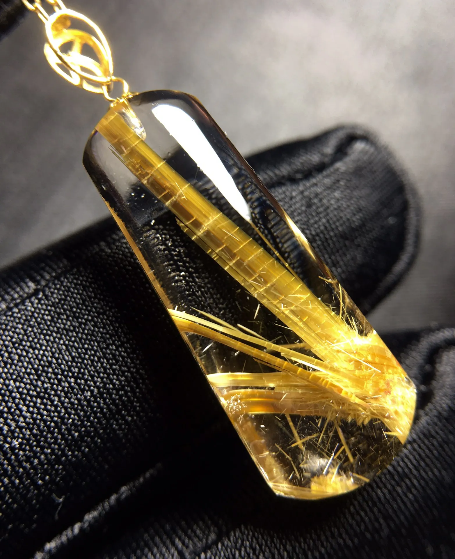 

Подвеска из натурального золота с рутилированным кварцем, ювелирные изделия из рутилированного кварца 28*11*7 мм для женщин и мужчин, целебный слабоный камень, кошачий глаз AAAAAA