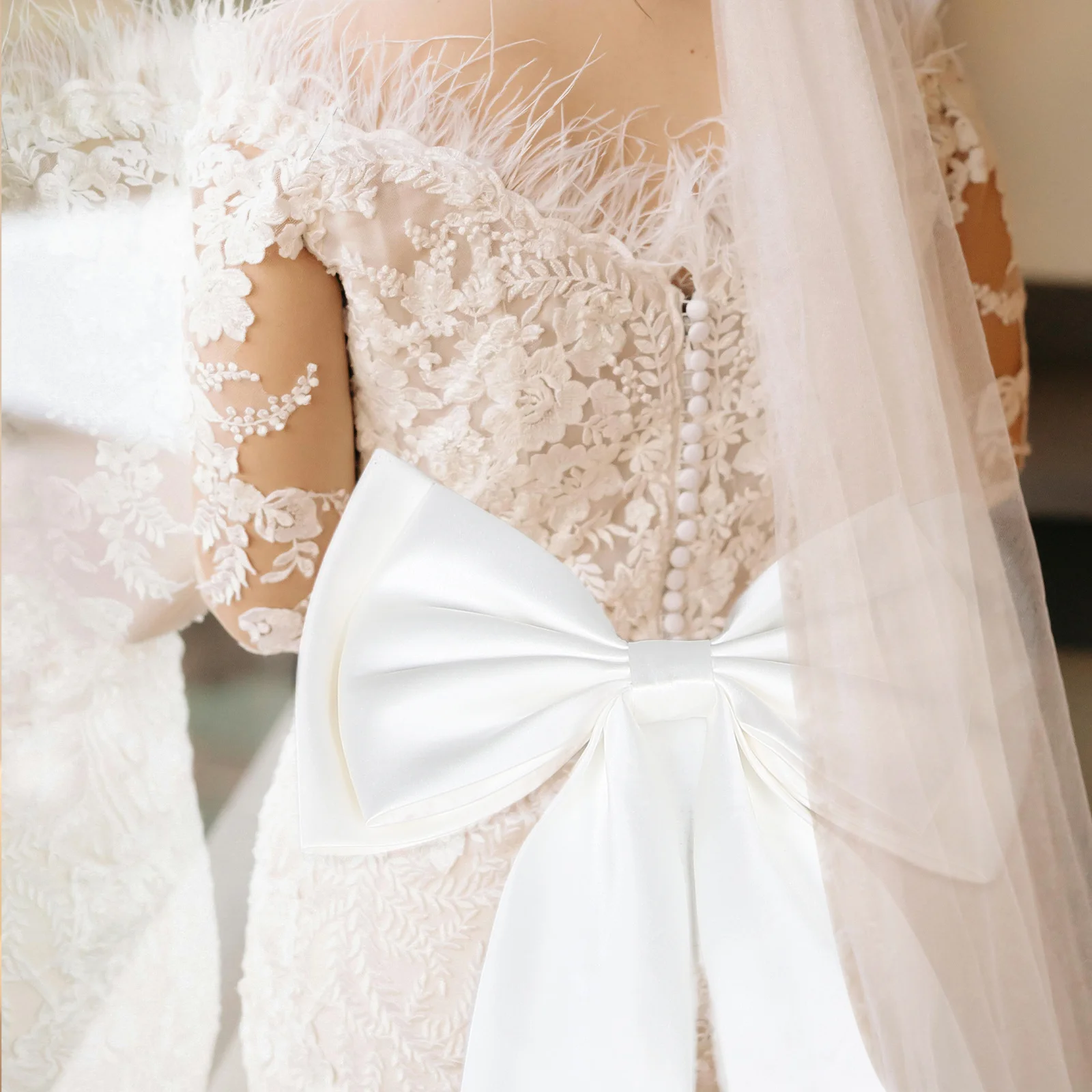 

Large Detachable Satin Bow Train for Wedding Dress White Bridal Waist Sash Belt Removable Big Bow Gown Accessory