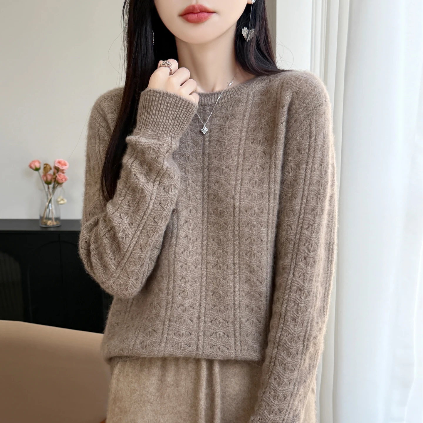 Autumn New 100% Merino Wool Sweater O-Neck Long‑Sleeve Knit Pullover Shell‑Pattern Crochet Hollow‑Out Detail Soft Gentle Style