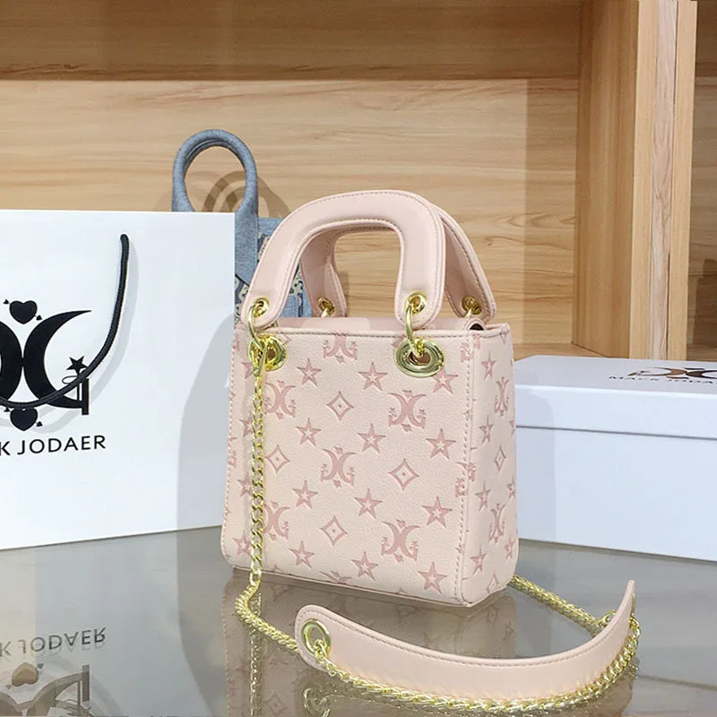 

Stylish Elegant Vintage Diaper Bag For Women Luxury Designer Leather Minimalist Large Capacity Fashionable Shoulder Bag