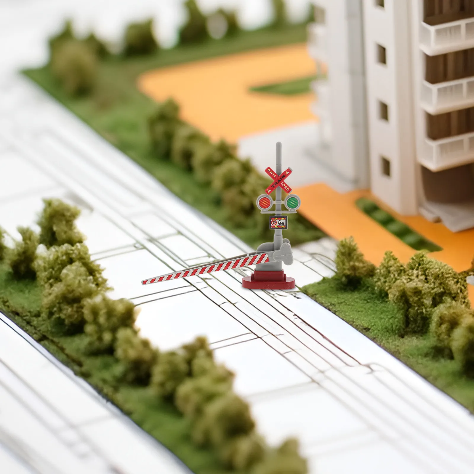8Pcs Miniature Railroad Signal Lights Micro Traffic Signs Detailed Train Crossing Signal Models Landscape Lighting for DIY Sand