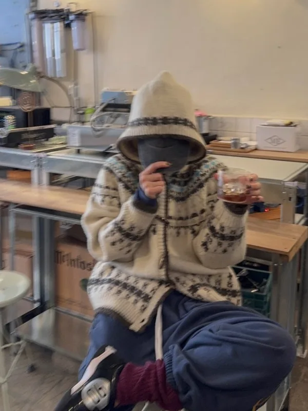 

Korean Sle Retro Button up Knitwear Coat Women's Single Button Embroidered Sweater Jaet Winter New Arrival Hat Inteated