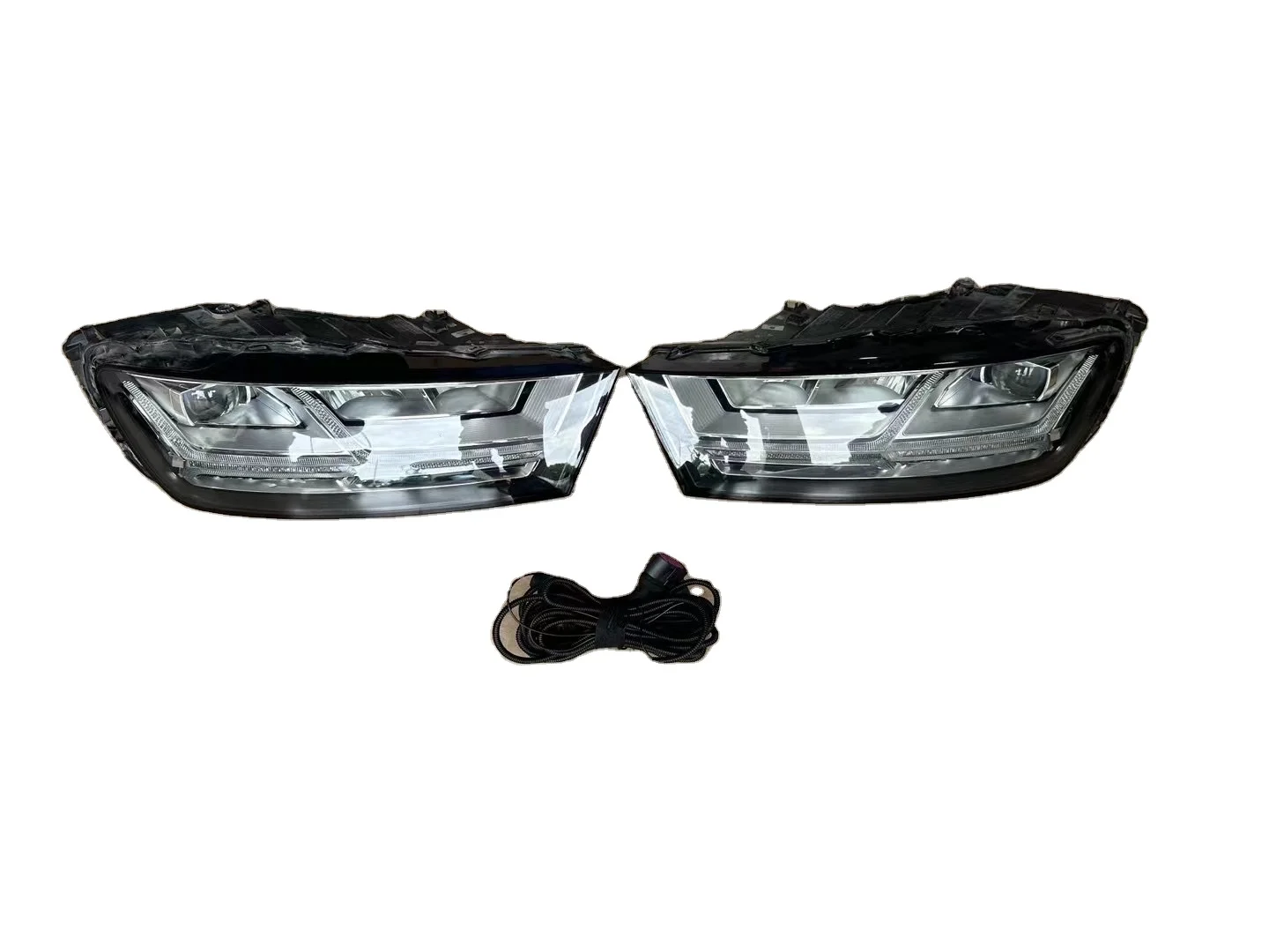 High Quality 6000K LED Headlight Assembly for Audi Q7 12V Two Tube Lamp for Old Model Upgrade to New Car OE Number Included