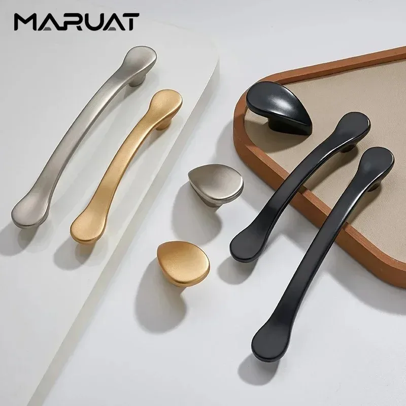 Modern Minimalism Kitchen Cabinets Handle Matte Black Handle for Wardrobe and Drawer Zinc Alloy Gold Furniture Handles Hardware