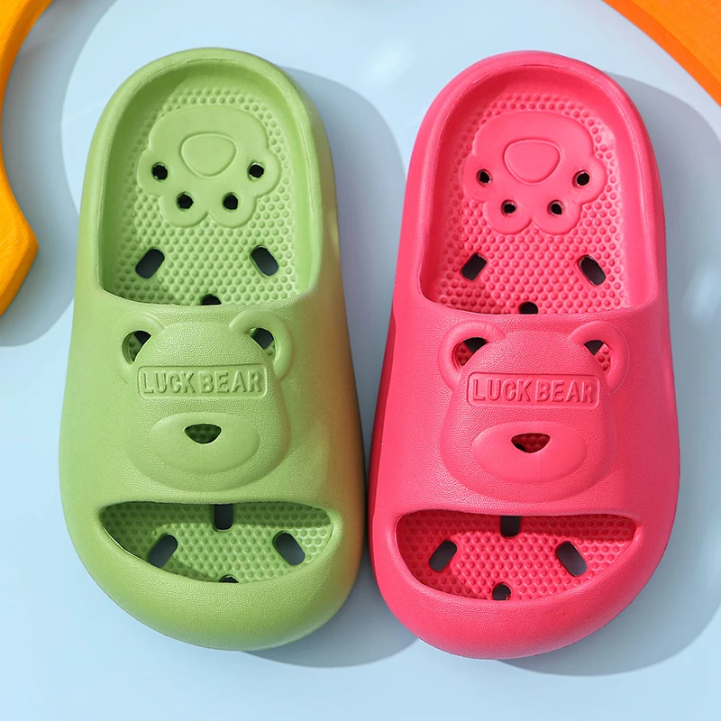 Aged 4-16 Children Slippers Closed Toe Cute Water Leak Fast Dry Sandals For Girls Boys Bathe Flip Flops Non-Slip Home Kids Shoes