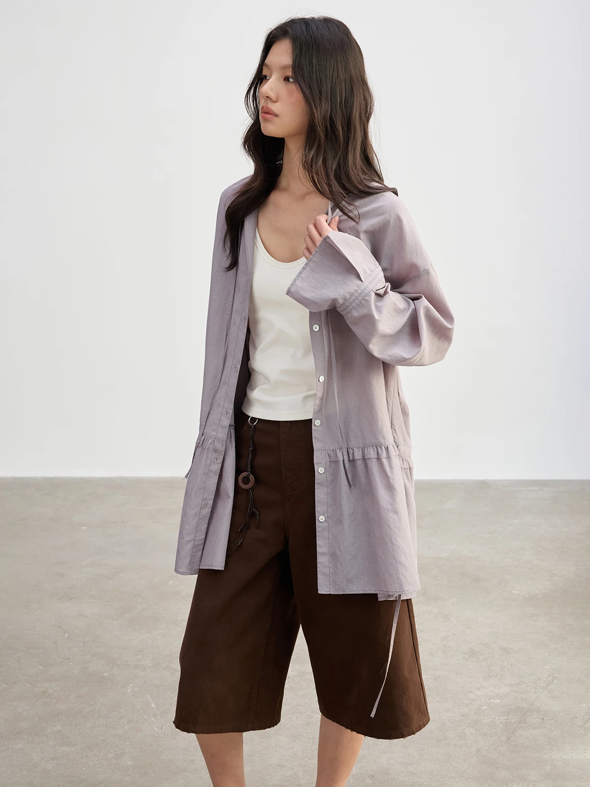 

Романтическая свободная блузка JUSLIN с V-образным вырезом, длинными рукавами, завязками и деревянными пуговицами. Повседневная женская одежда для весеннего сезона.