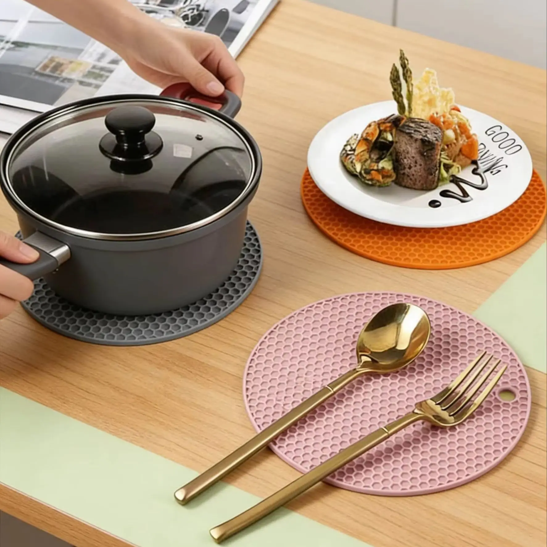 Round Silicone Trivet Multifunctional Heat Resistant Non-slip Placemat Hot Pot Mat for Table Kitchen Decor
