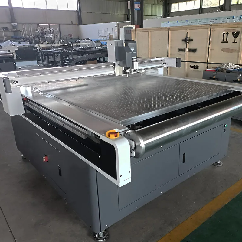 Dust-free, tool-free gasket cutting machine with precision vibrating blades