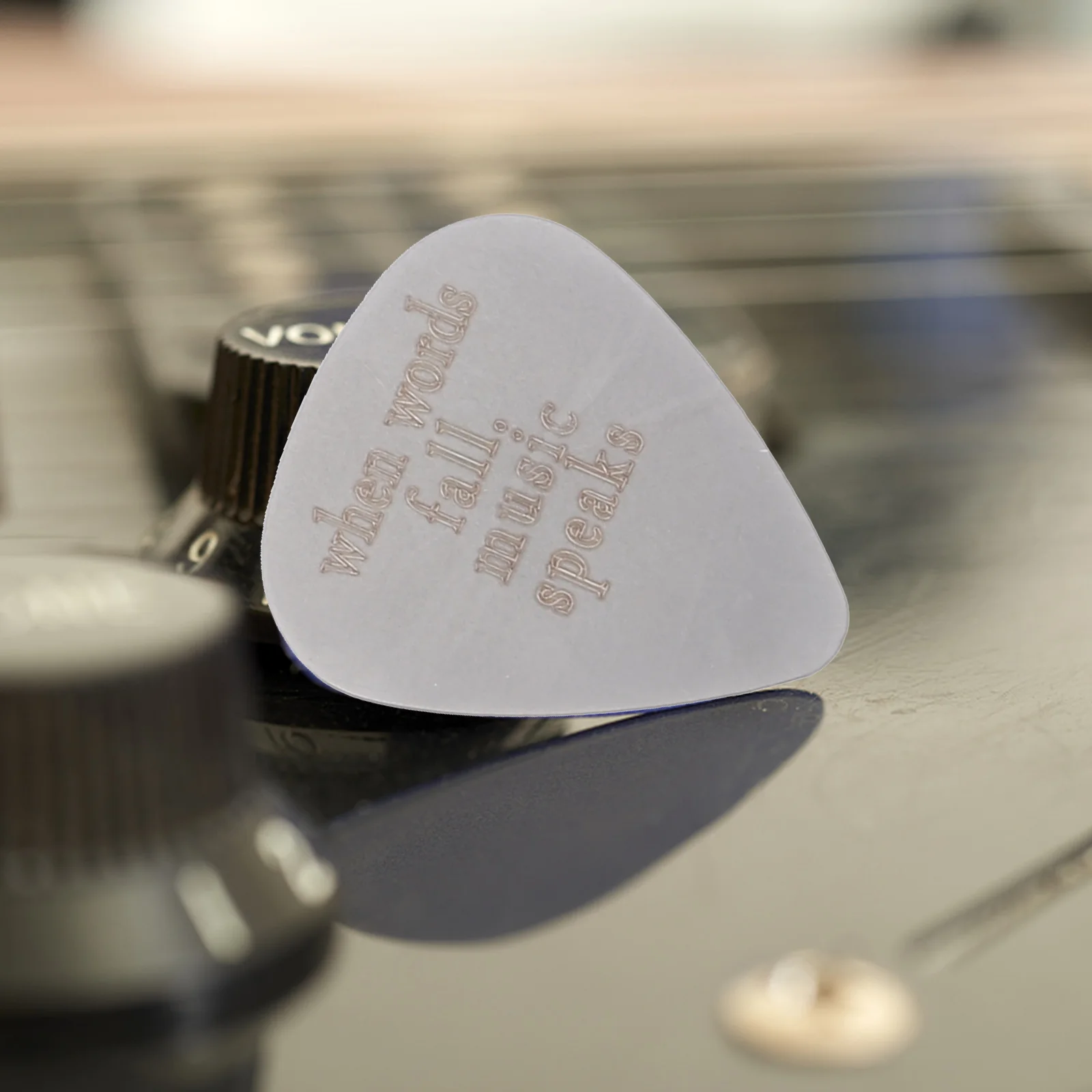 

3 шт. медиатор для гитары, электрический акустический бас, гавайская гитара, толстые медиаторы, металлические силиконовые струнные детали инструментов, музыкальные инструменты