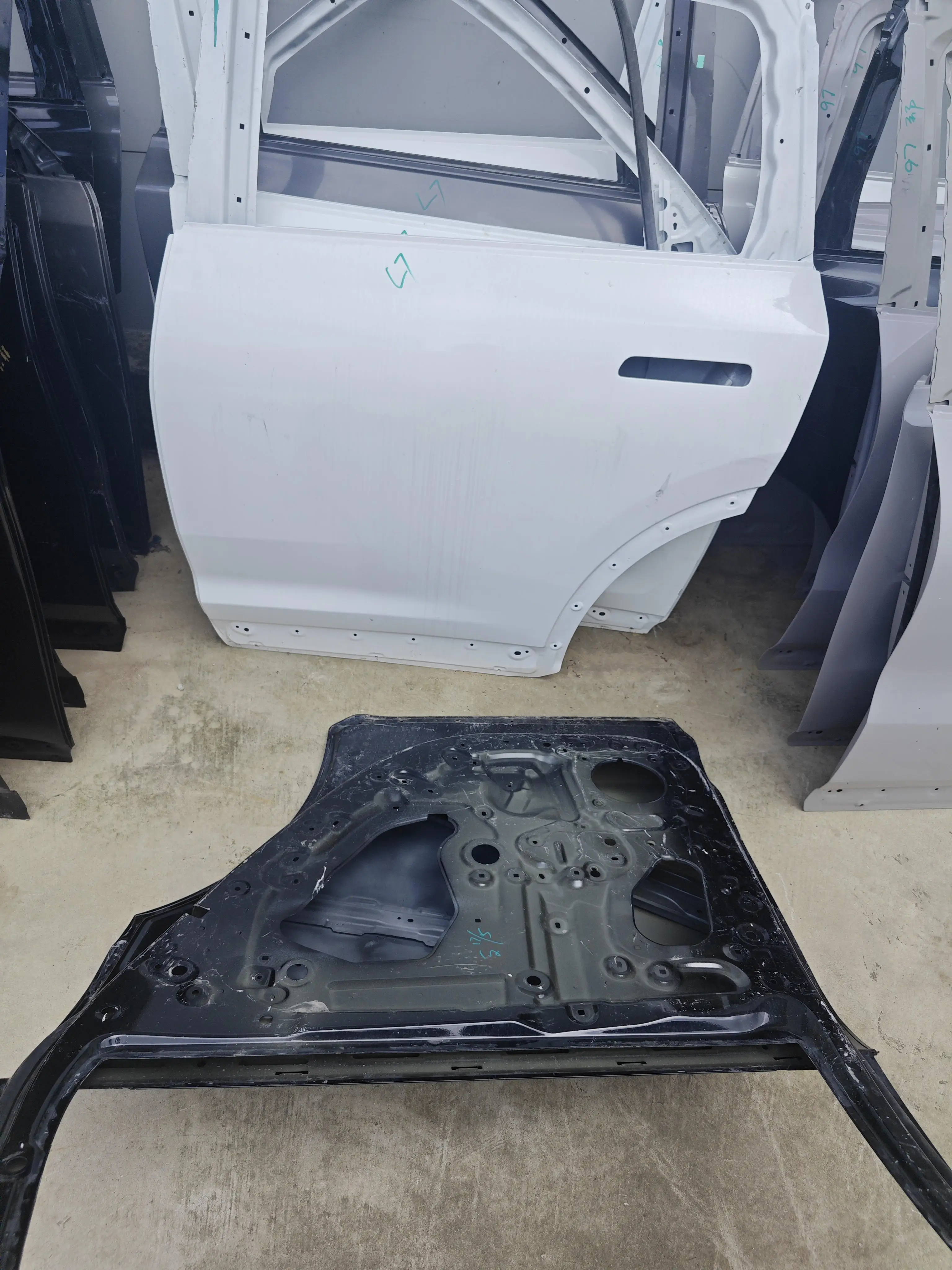 High Quality Durable Original Factory Hidden Handle Car Door Assembly for Li Auto L7