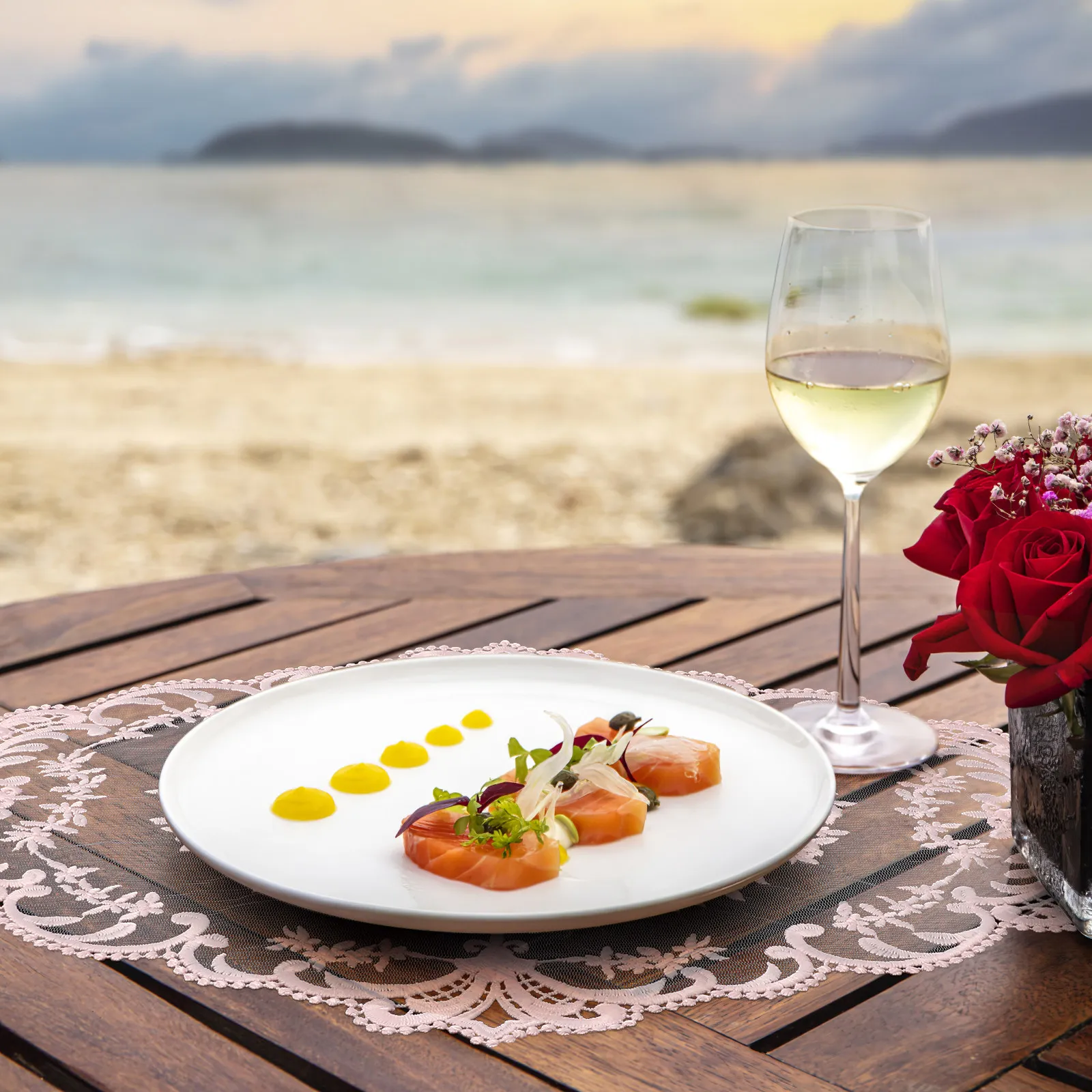 

2 шт. кружевные салфетки для стола с вышивкой, декоративные кружевные подставки для свадеб, вечеринок, дома, столовой, в ретро-стиле, мягкие