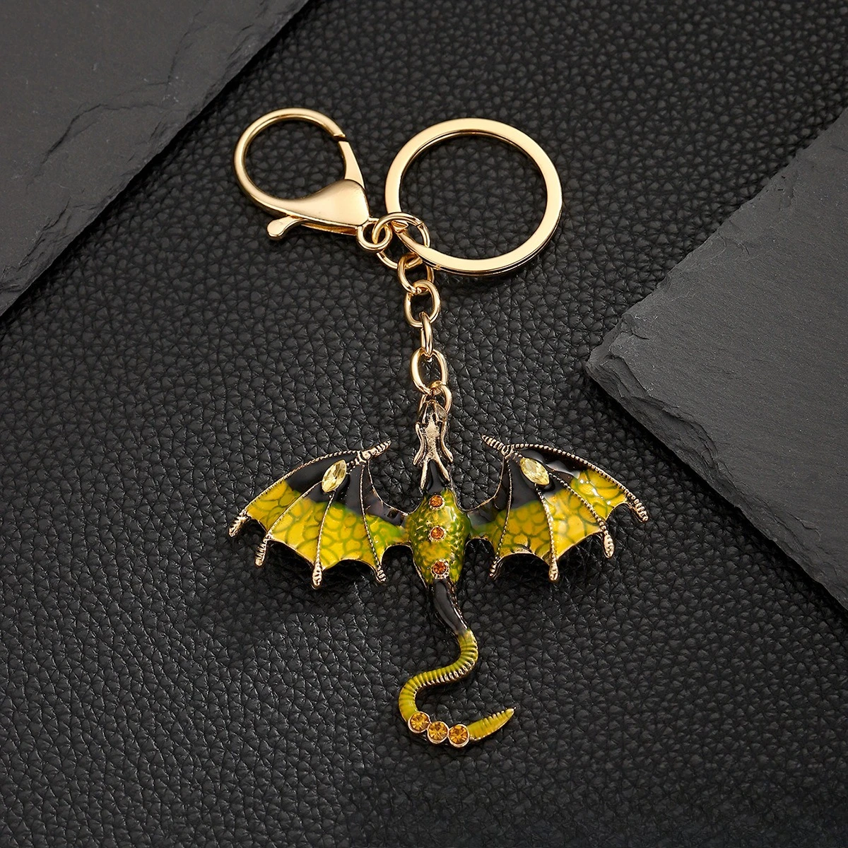 Ретро масляная капля мультфильм летающий дракон форма кулон тяжелая промышленность хип-хоп бриллиант мультфильм пара брелок аксессуары