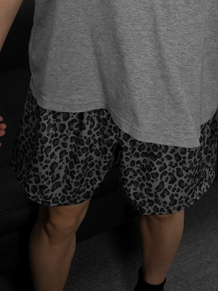 

Мужские летние повседневные спортивные шорты в американском ретро-стиле с леопардовым принтом, из ледяного шелка, прямого кроя, длиной до колена