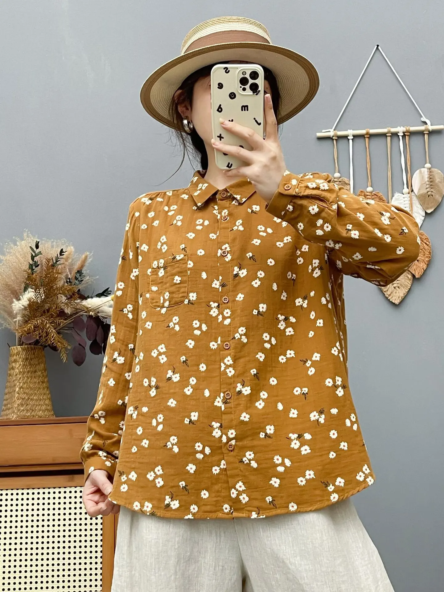 

Autumn cotton yarn yellow navy blue white Daisy print shirts and blouses for women tops Middle-aged women's clothes