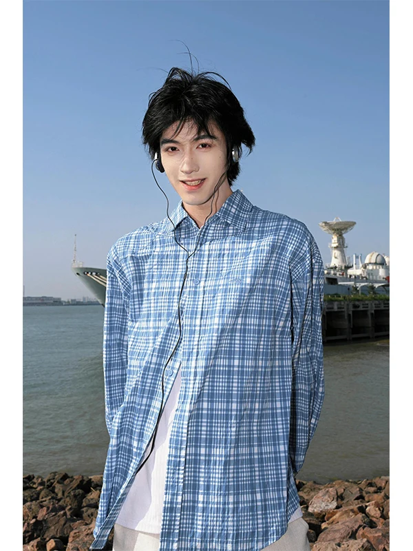 

Мужская рубашка в американском ретро-стиле, синяя в клетку, летняя, тонкая, с защитой от солнца, свободного кроя, с длинным рукавом