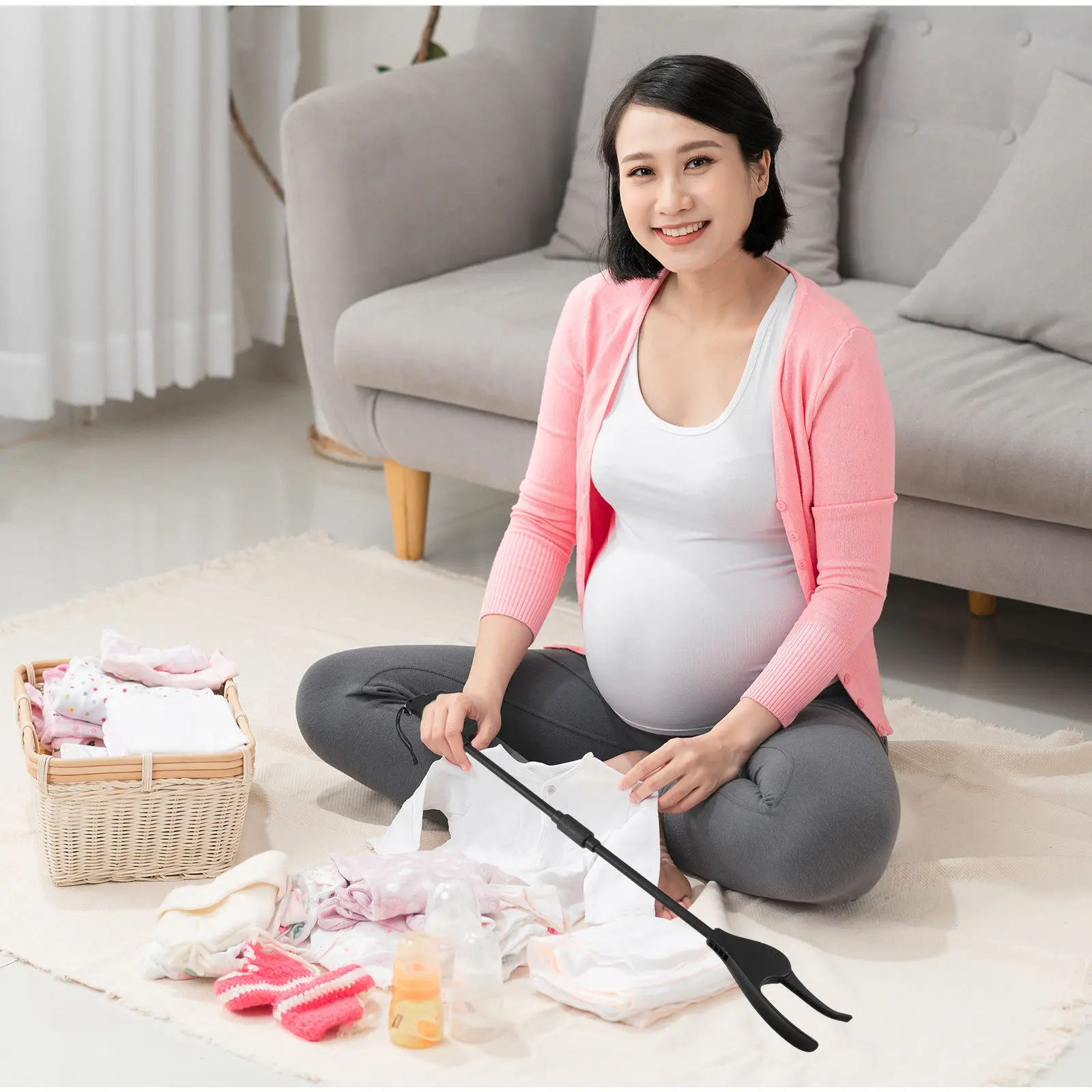 

Длинный захват-пинцет для подбора предметов, 28 дюймов, черный, без необходимости наклоняться, удобное устройство для подбора мусора, вспомогательное средство для пожилых людей