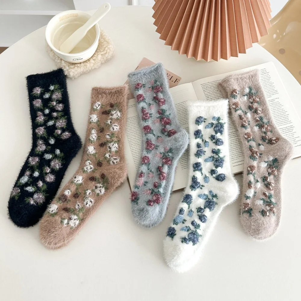 

2 Pairs Keep Warm Wool Women's Socks Cute Print Middle Tube Thick Winter Korean Style Daily Floor Socks Cashmere Sokken Vrouwen