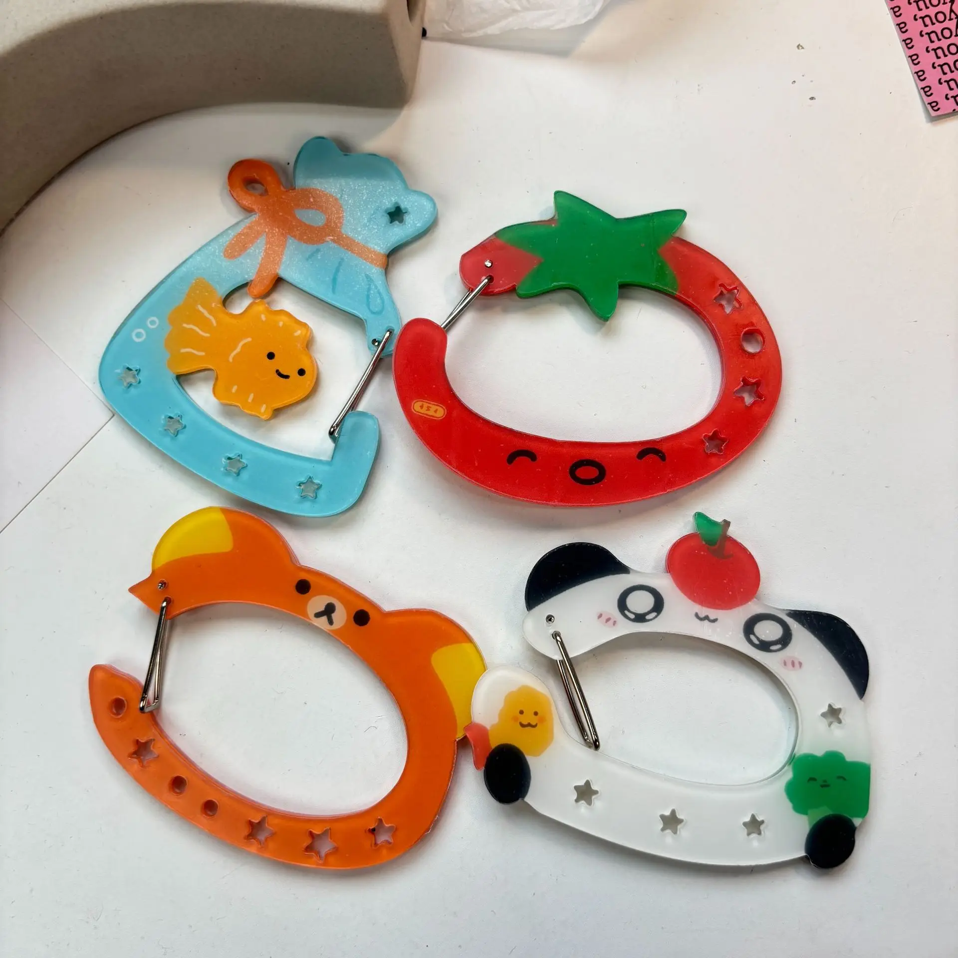 

Ins Style Cute Acrylic Cartoon Keychain Holder Korea Kawaii Fruit Cupcake Star Shaped Decor for Bag Pendant Hook Key Hanging
