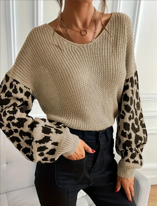 

Top V-neck sweater, loose and lazy leopard print patchwork knit sweater