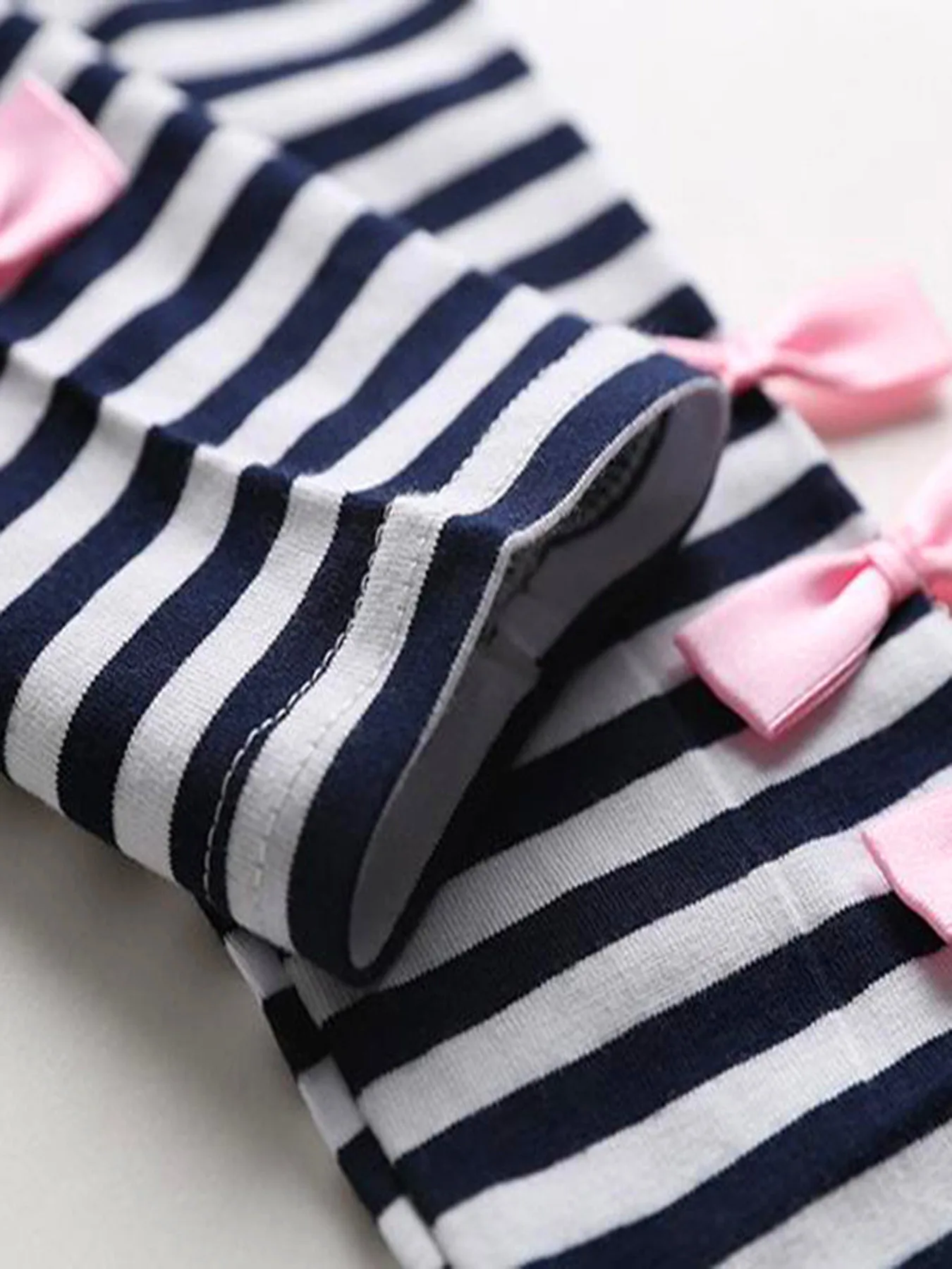 Mädchen-Outfit mit Schleifendekoration, Oberteil + Hose, 2-teilig, langärmliges, einfarbiges T-Shirt, Sweatshirt + gestreifte Leggings, Freizeitkleidung für Kinder, Frühlingsanzug – Detail 9