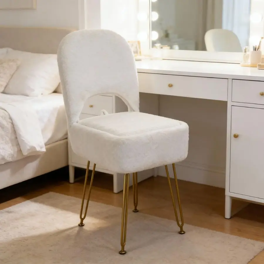 

Новая улучшенная модель маленького туалетного стульчика с отсеком для хранения и откидной спинкой, белый туалетный стул с эргономичной спинкой и металлическими ножками, с мягким пушистым сиденьем.