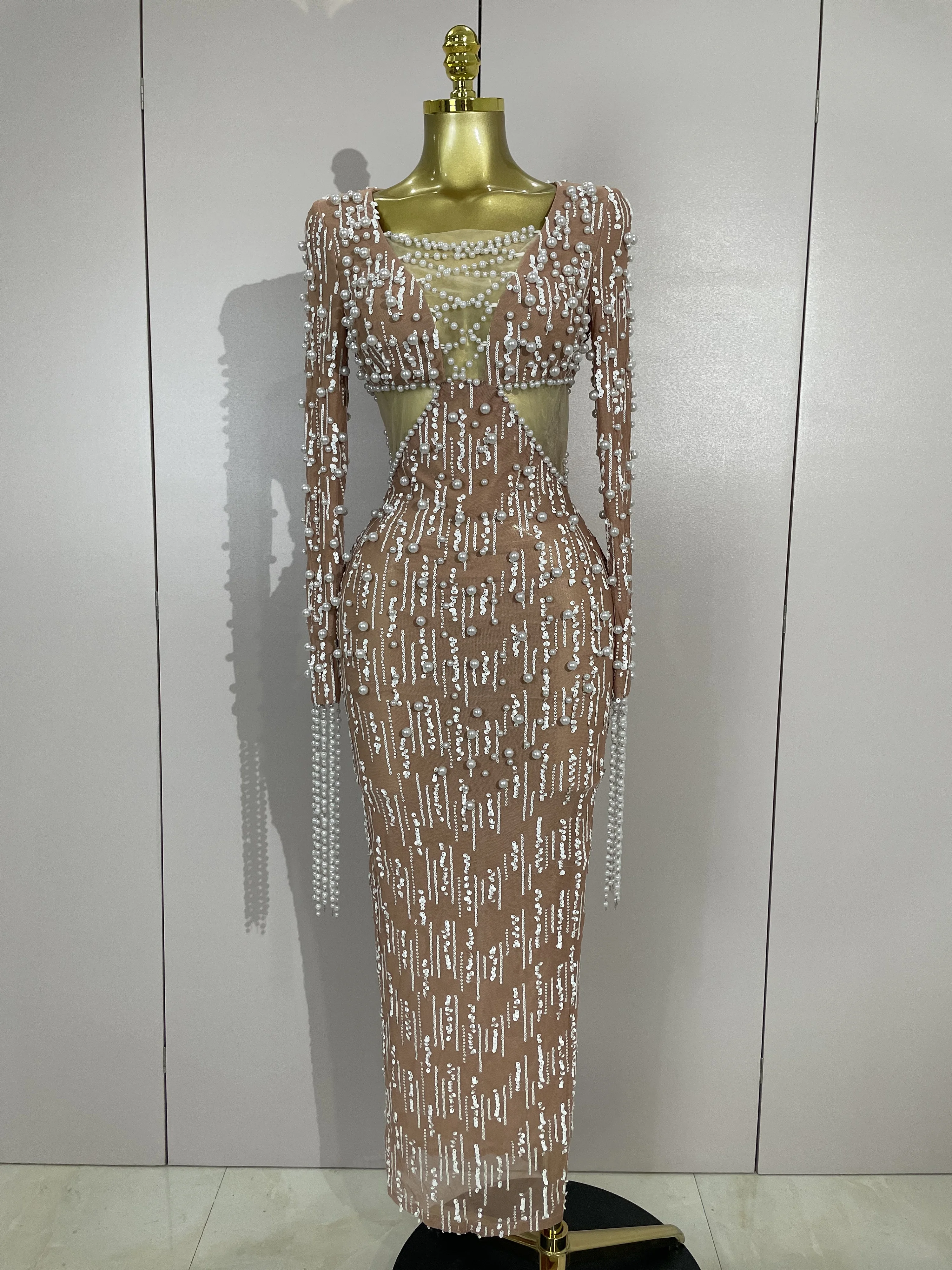 Abito lungo aderente a maniche lunghe con catena di perline sexy di lusso Abito lungo aderente da sera per celebrità elegante Abito da compleanno di alta qualità