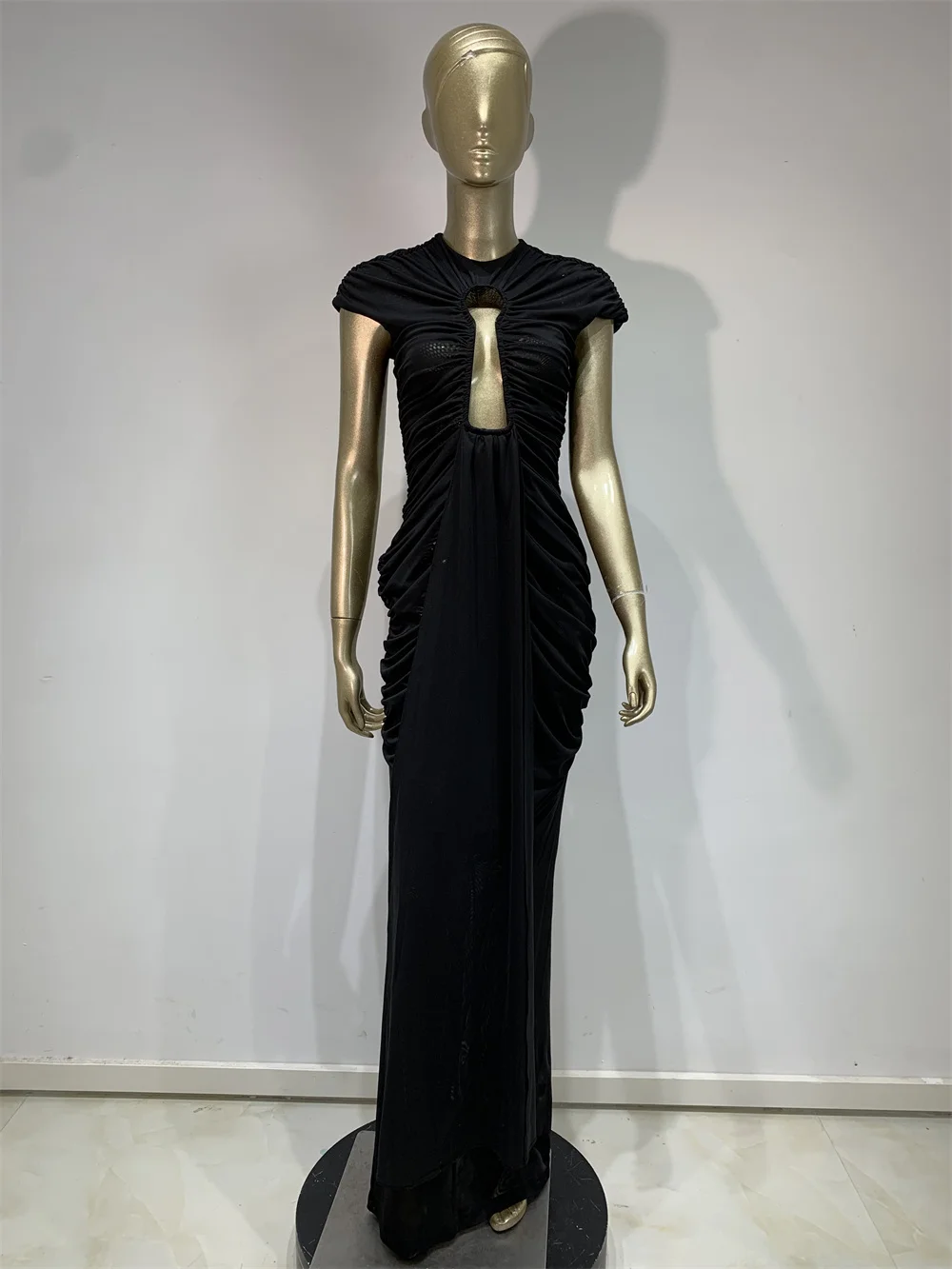 Women Soft Comfortable Party Dress Elegant  Short Sleeve O Neck Key Hole Pleated Maxi Long Celebrity Evening Party Gowns